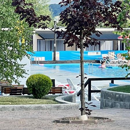 Bungalowuri "Doi Cocosi " Βίλα Horezu Εξωτερικό φωτογραφία