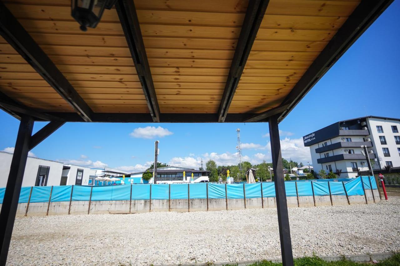Bungalowuri "Doi Cocosi " Βίλα Horezu Εξωτερικό φωτογραφία